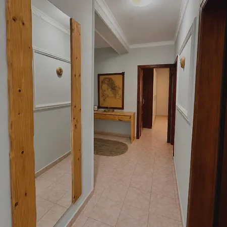 Mia's Gallery דירה *